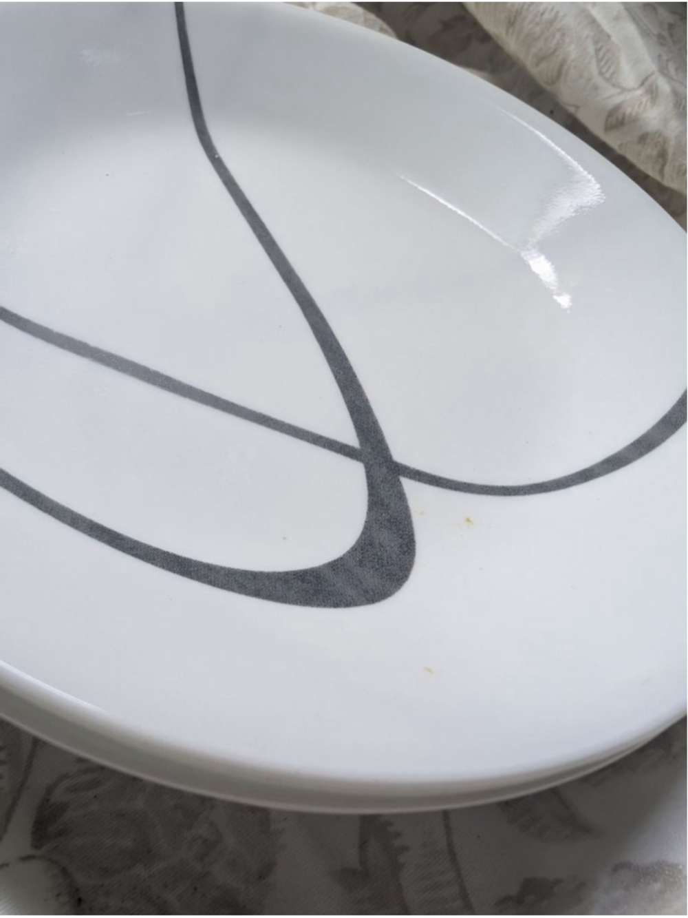 Corelle Dinnerware Set of 5 bread and butter White Black Swirl Plates - Picture 4 of 4